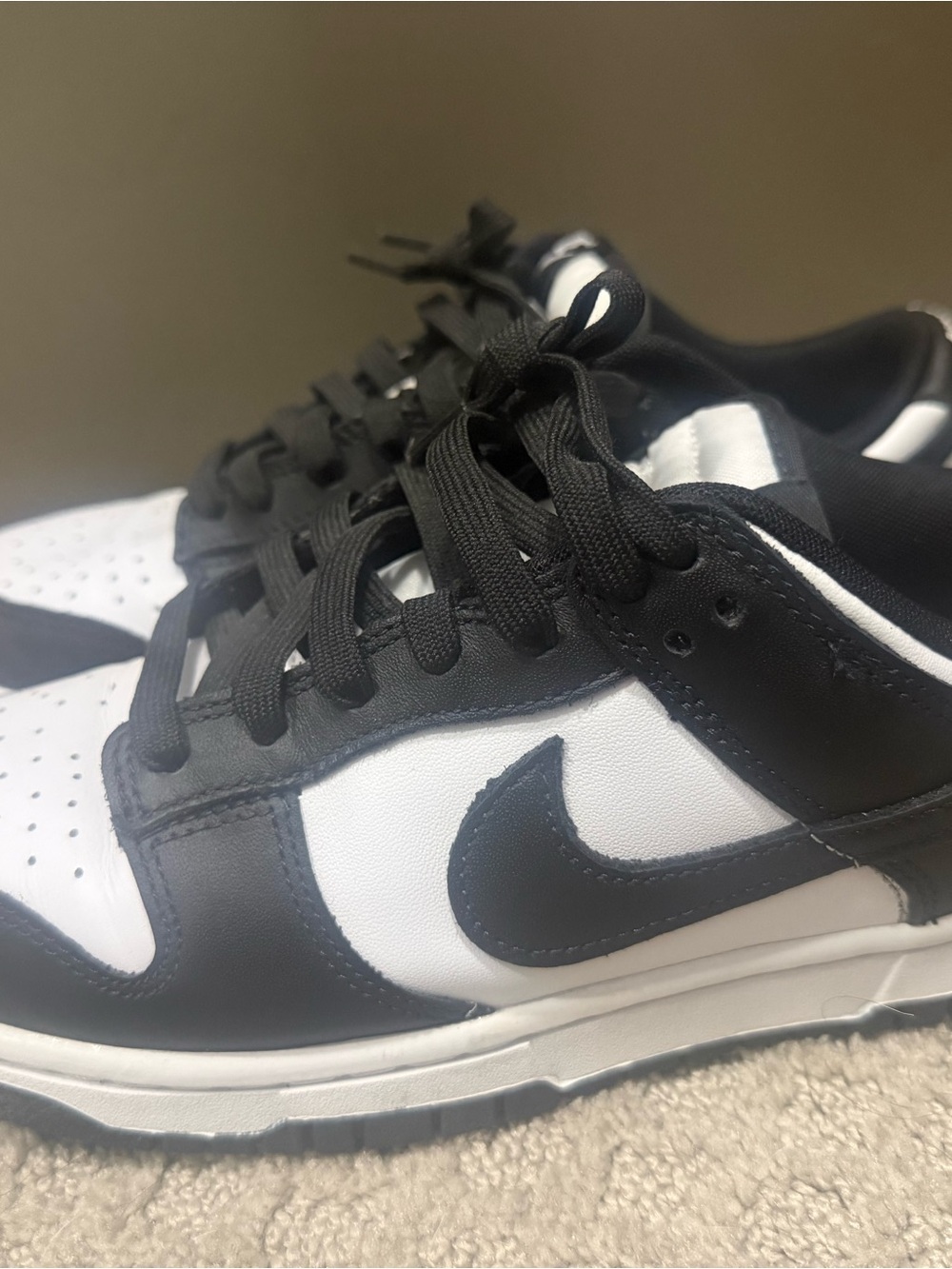 Men’s Black & White Nike Low Top Sneakers